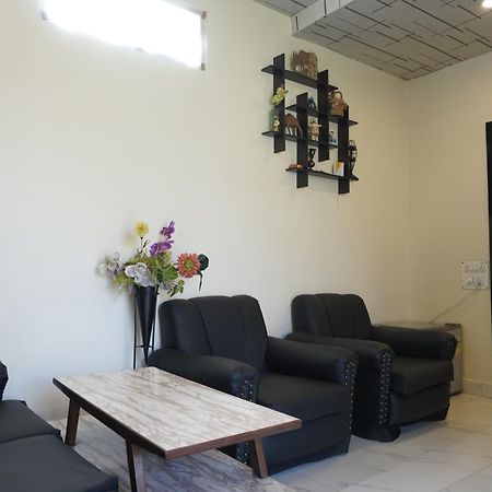 Farsal Villa ศรีนาการ์ ภายนอก รูปภาพ