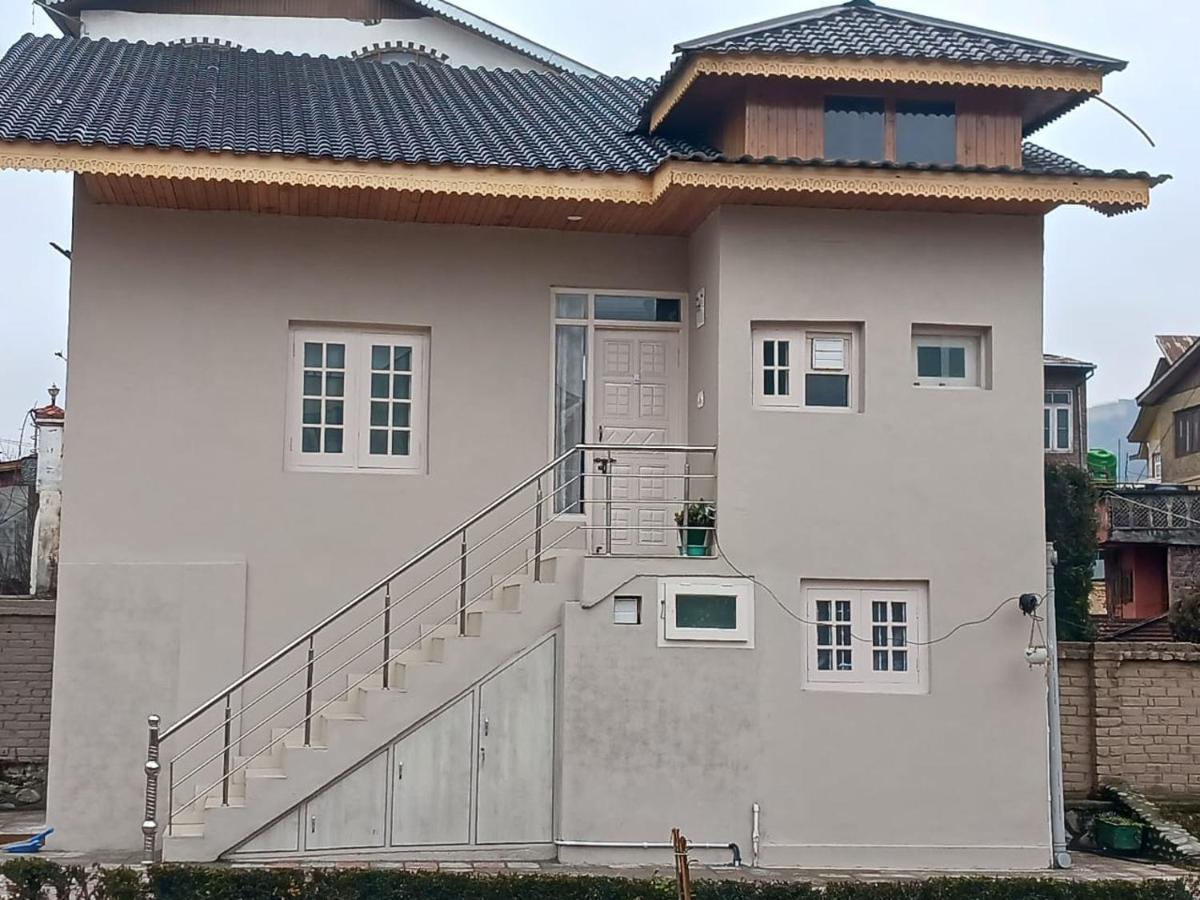Farsal Villa ศรีนาการ์ ภายนอก รูปภาพ
